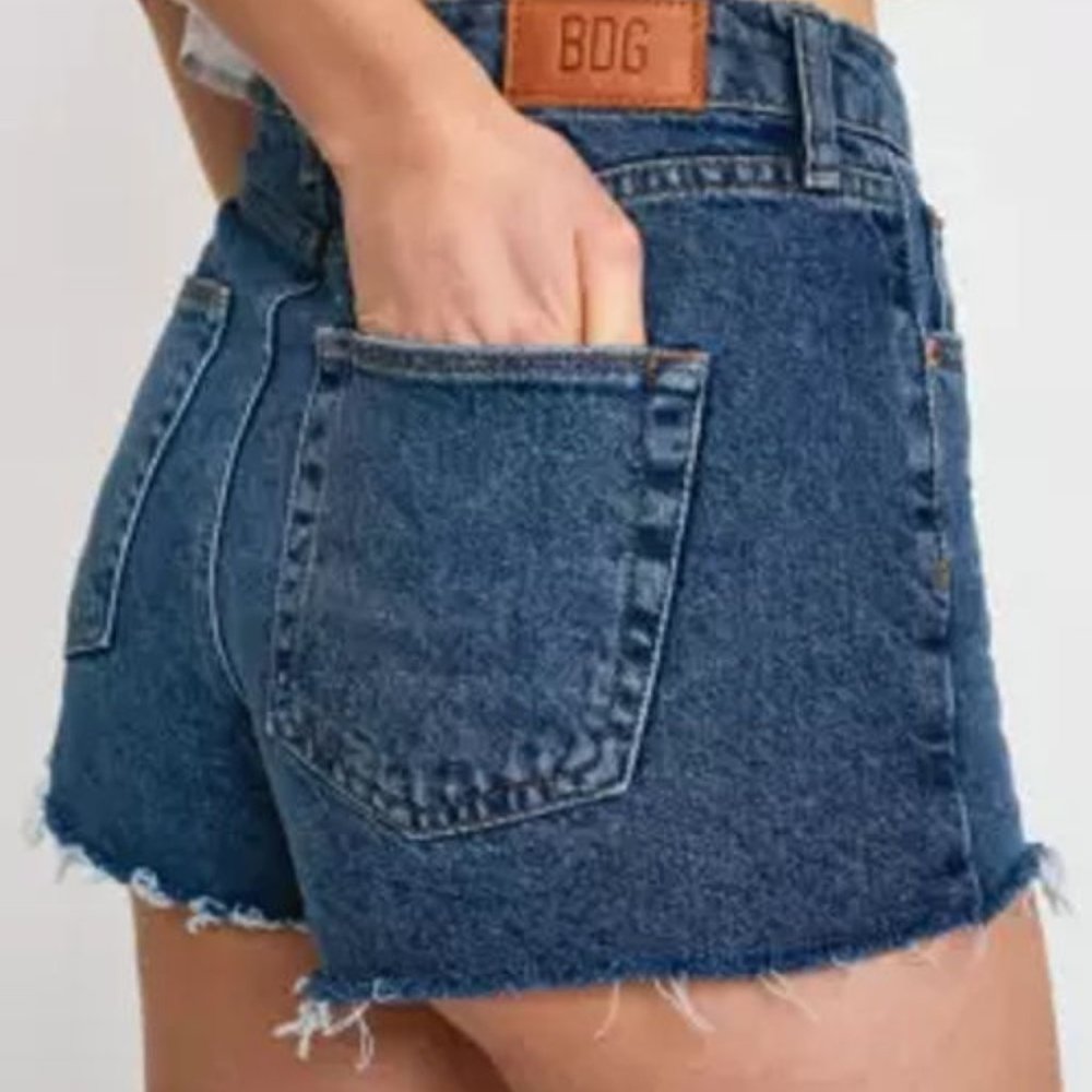 UO BDG Mom Cutoff Jeans High Waist Shorts sz 29